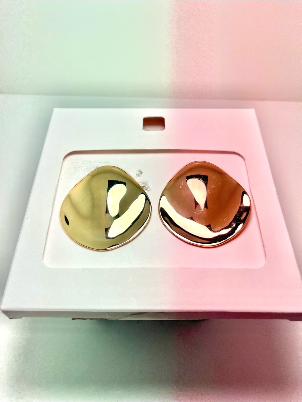 Zara Earrings Metal Sheet Golden Tone Abstract Shaped - Picture 6 of 7